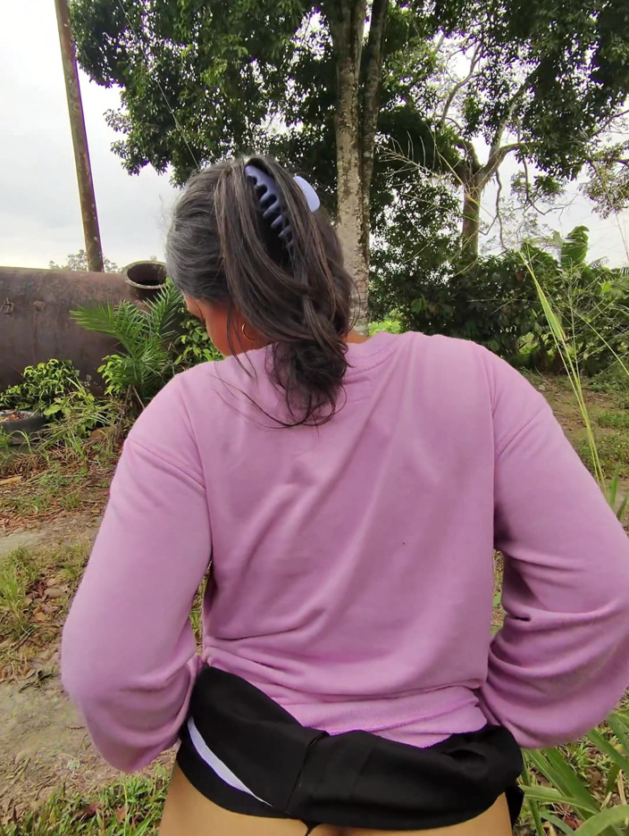 EMY_AND_JONH: Saya mahu menghisap batangnya dan mengongkeknya di luar rumah, saya...