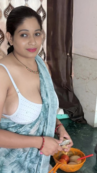 Indische unbefriedigtes bhabhi lustvolles sex mit Devar am Küchenstand