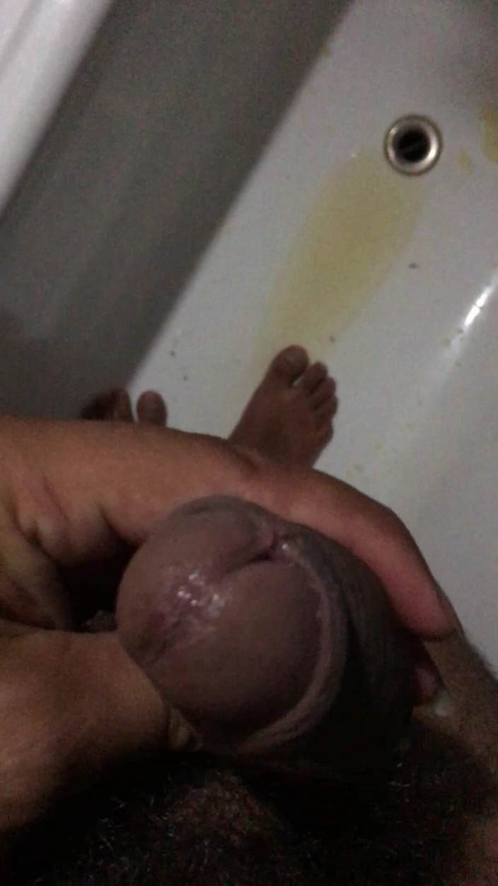 Luksmen1: Kencing dalam tab mandi