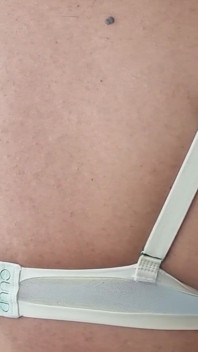 Bra transparan seksi, menyentuh payudara saya dan masturbasi