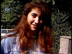 Lucky Cooch: Hnědovlasá německá kráska dává venkovní rozhovor