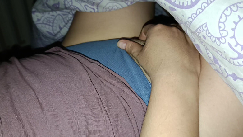 OniSoi: Nu sunt singură acasă, dar chiar vreau să mă masturbez