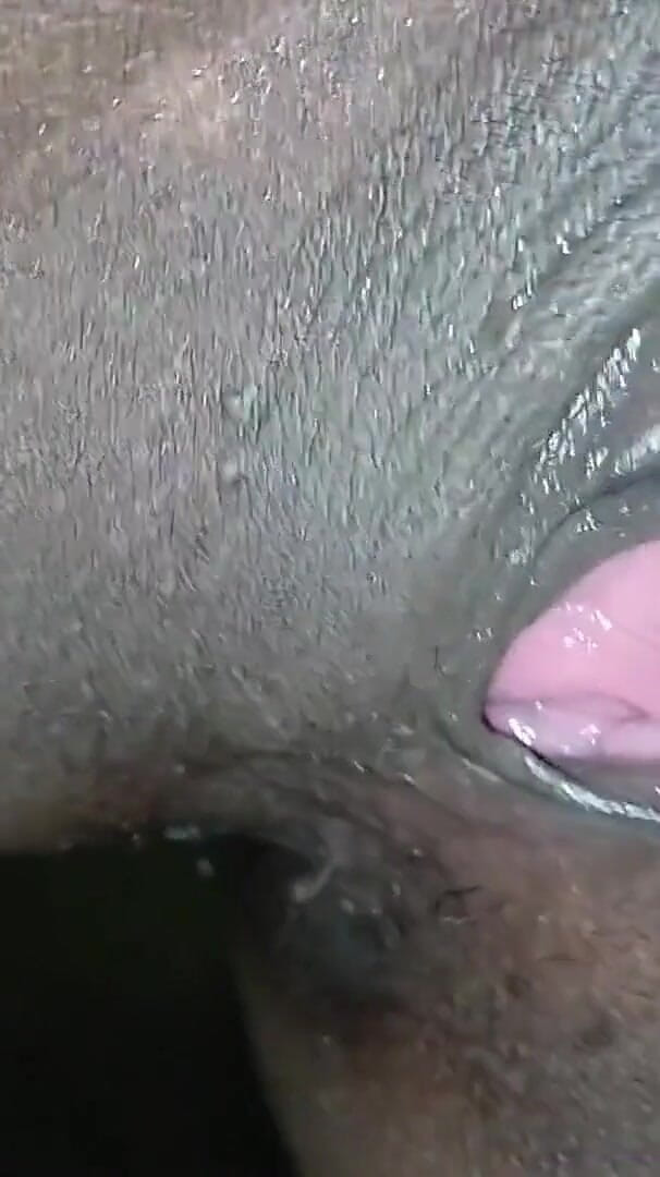 Indian Woman Pissing Outdoor (Yash Studio) Indian Woman Pissing Outdoor (Yash Studio)