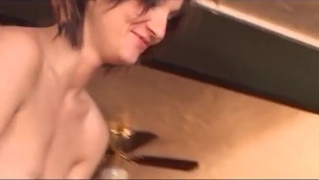 Lesbo Tube: Lesbian rambut cokelat yang cantik lagi asik ngentot
