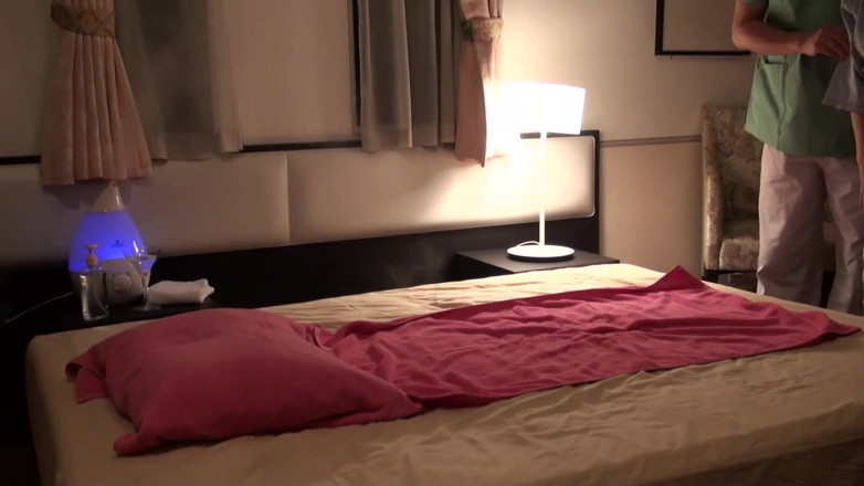 Raptor Inc: Le donne socialite mature vanno al salone di trattamento con...