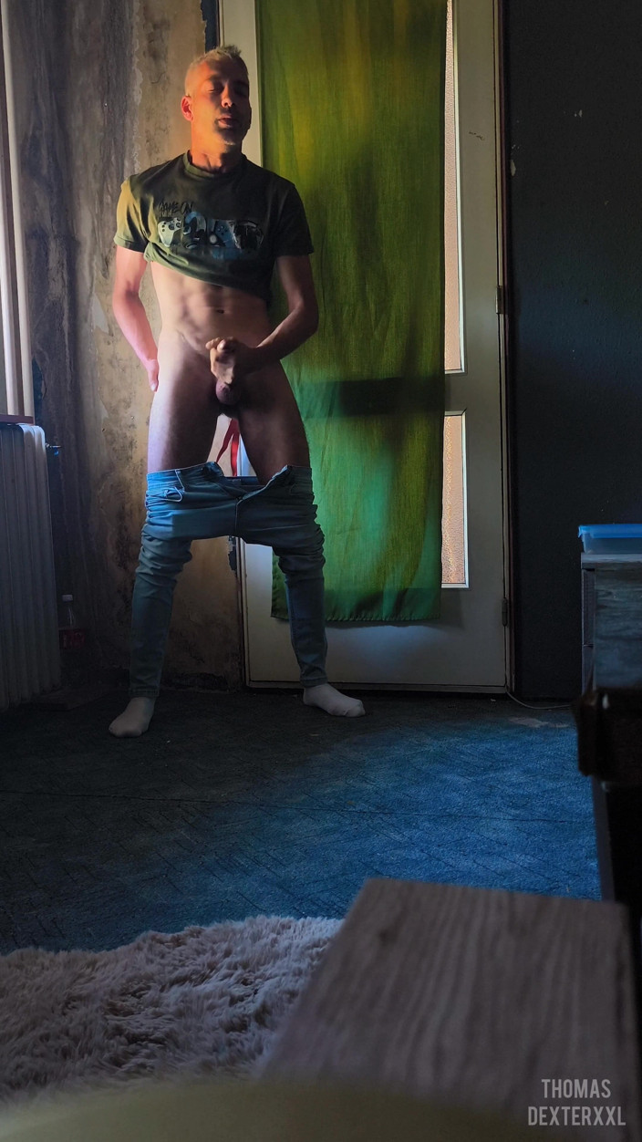 Vero Thomas: Wank Solo Thomas. Stor kuk runkade av