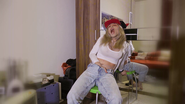 TV_Helena: Gabbia perdente, rimani rinchiuso - mentre mi masturbo! Tedesca tedesca