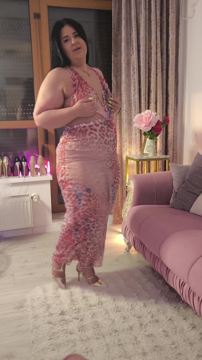 OliviaThea: Nedbalé kouření před odchodem na večeři