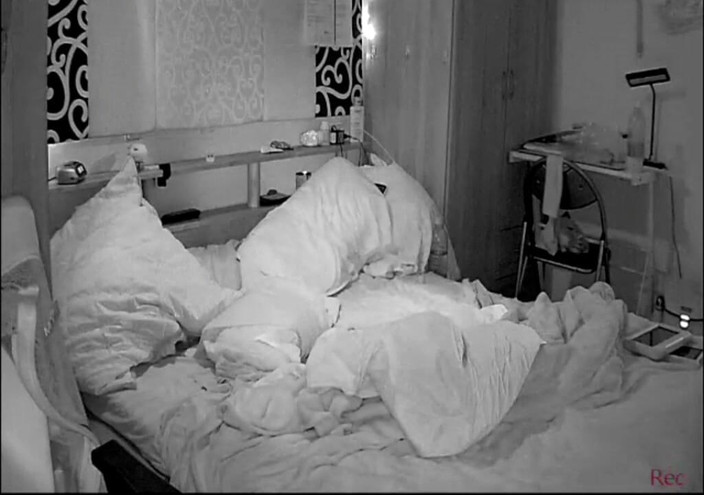 KittieNoOne: Ще 2 види на мене мастурбує в магазинах вітчима