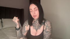 Miss Valentina: Permainan ugut 50/50 interaktif