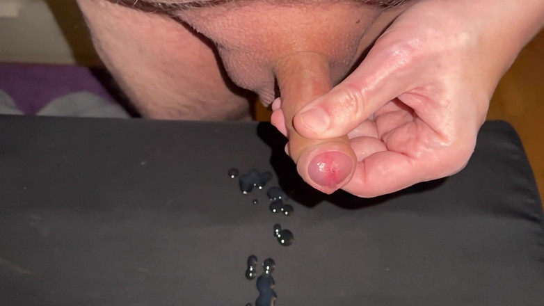 Wichskumpel: Aku lagi asik ngocok kontolku sampai muncrat - slow motion