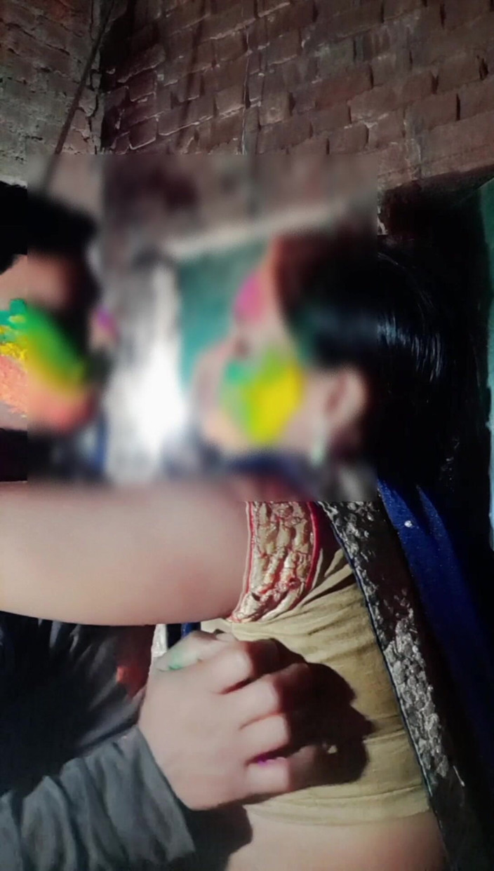 Renudbf: 印度处女乡村女孩 holi 性爱病毒彩信