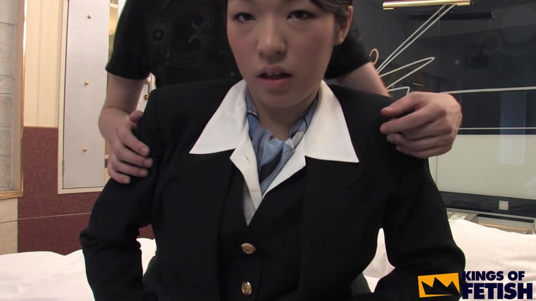 Pure Japanese adult video ( JAV): Japansk tonåring får sin håriga fitta nöjd på sängen