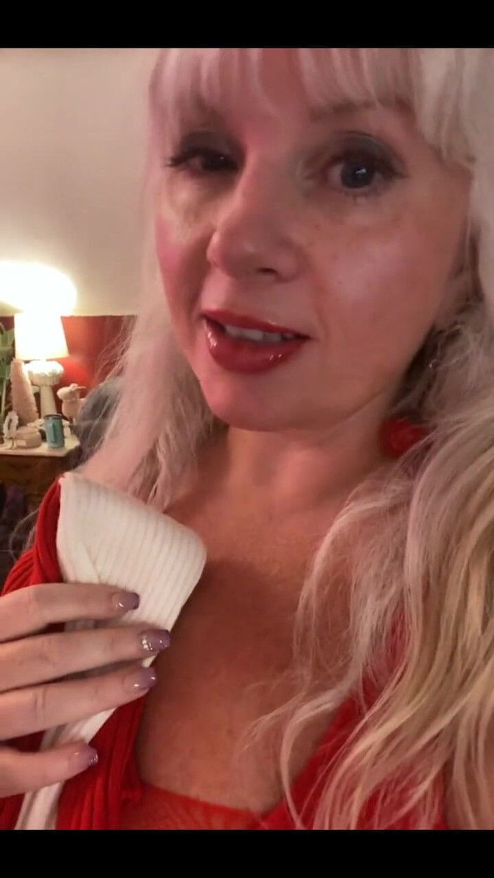 PaintedRose Taboo Femdom Fetish MILF: Bts pink rosie red Filmday Follies bts per quello che...