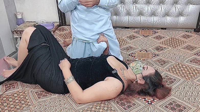 Pakistani CoupleX: Pacar indiaku yang super hot ngasih aku biryani tapi aku...