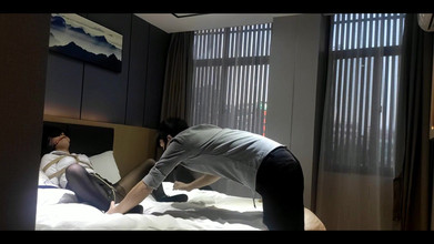 OrangeXXOO: Urin halten und kneifende Beine