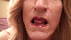 Kacy TGirl: Uctívání mých nohou otroka POV fetiš video