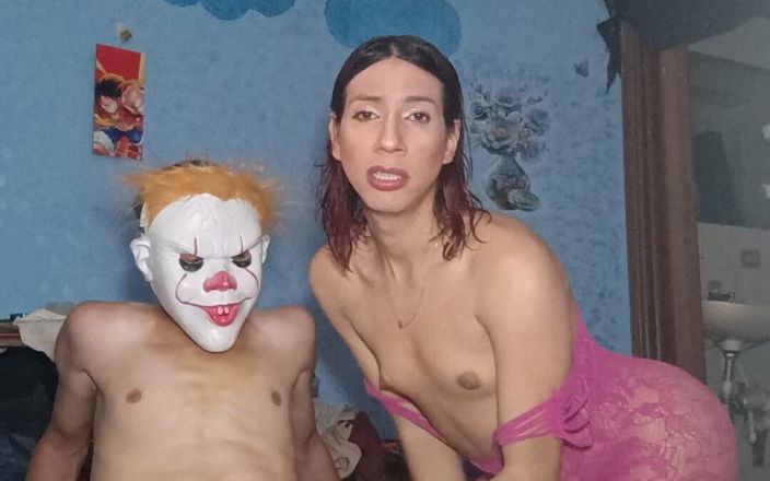 Femboy from Colombia: Mijn stiefvader is weer aangekomen voor een goed bezoek