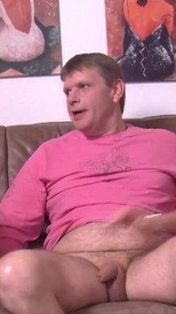 Perfekte körpermodels teilen einen großen deutschen schwanz