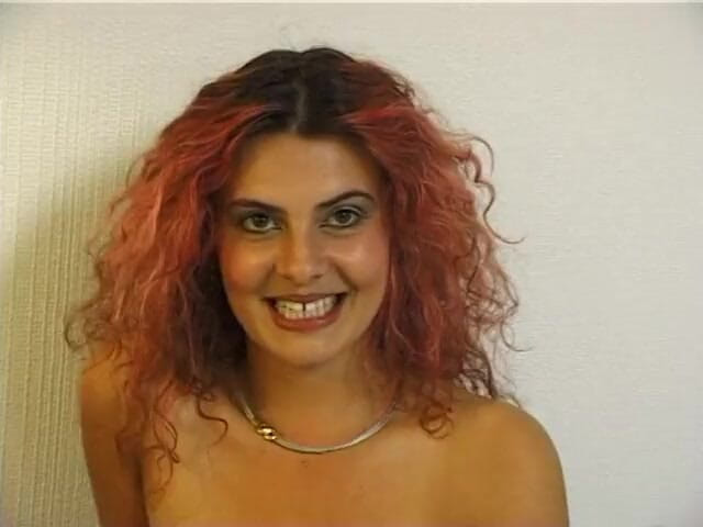 German Classic Porn videos: O drăguță roșcată este futută