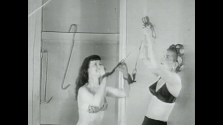 Vintage Megastore Full hd: 女孩们把自己绑起来