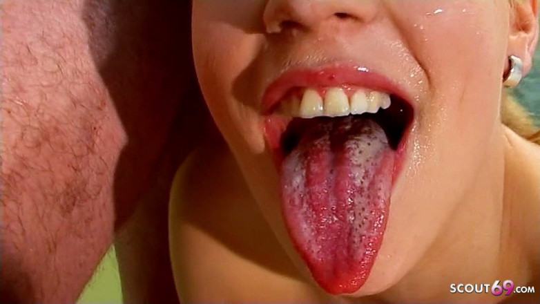 Full porn collection: Ragazzina bionda incazzato e piena di sperma dal patrigno