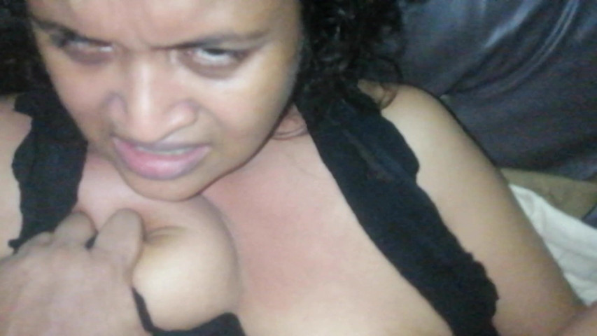 La suocera Desi mi ha beccato a masturbarmi 3 (Tina Desi, la vera matrigna) Desi Mother in-law Caught Me Fapping 3 (Tina Desi Real Stepmother)