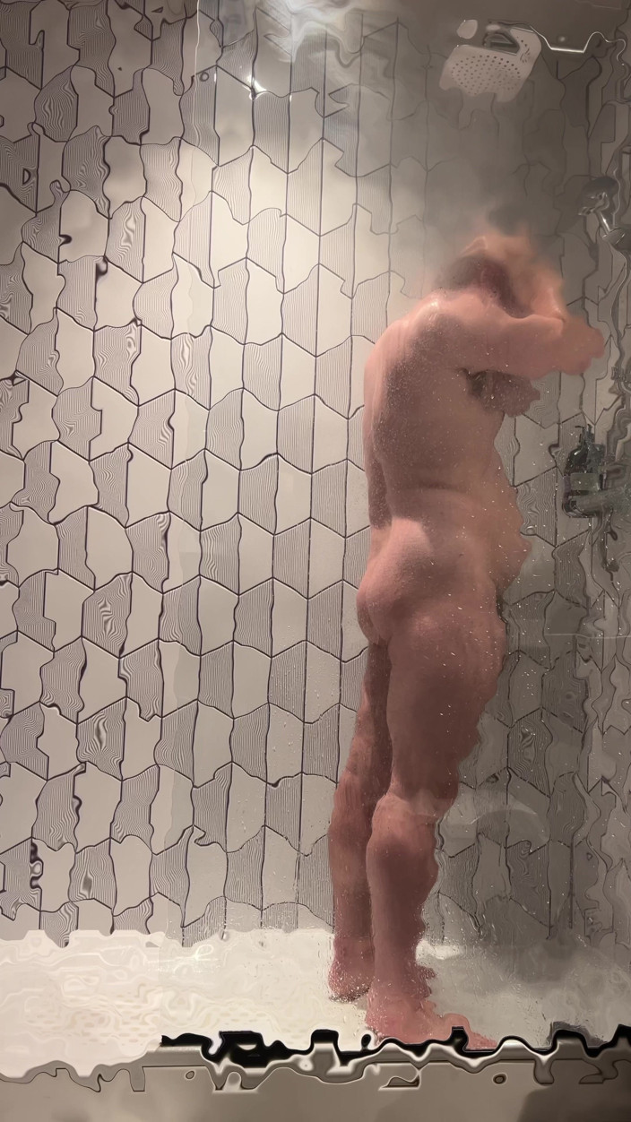 uktattooedchub74: Prysznic Dreams 1