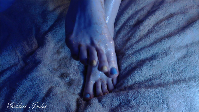 goddessjoules: Le dita dei piedi twini