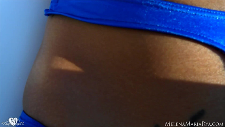 Melena Tara: Muschi-masturbation im sommer