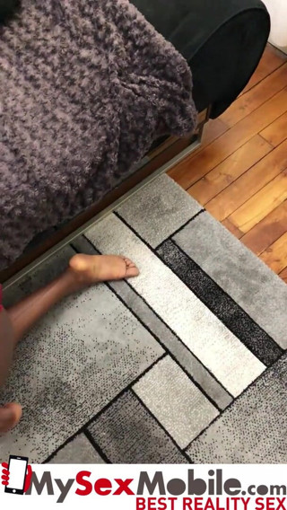 MySexMobile: Une black se fait draguer dans une laverie pour du...
