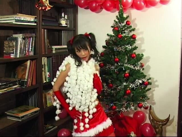 Asian Cuntz: Festive girls dancing
