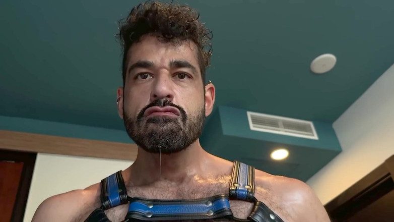 Latino4cumsluts: Tom storm: geknebelt, geritten, abgelassen