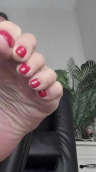 Big Under Feet