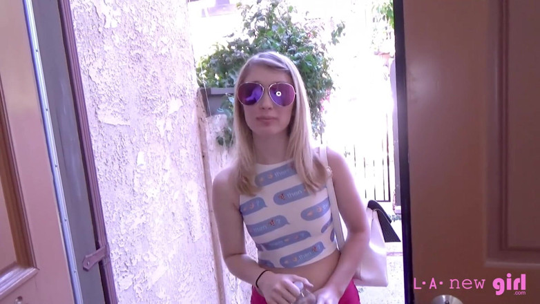 L.A. New Girl: Teen walks out of photoshoot pissed off - Returns to swallow...