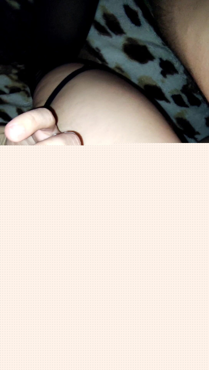 Hotlia: La modella viene scopata nel culo