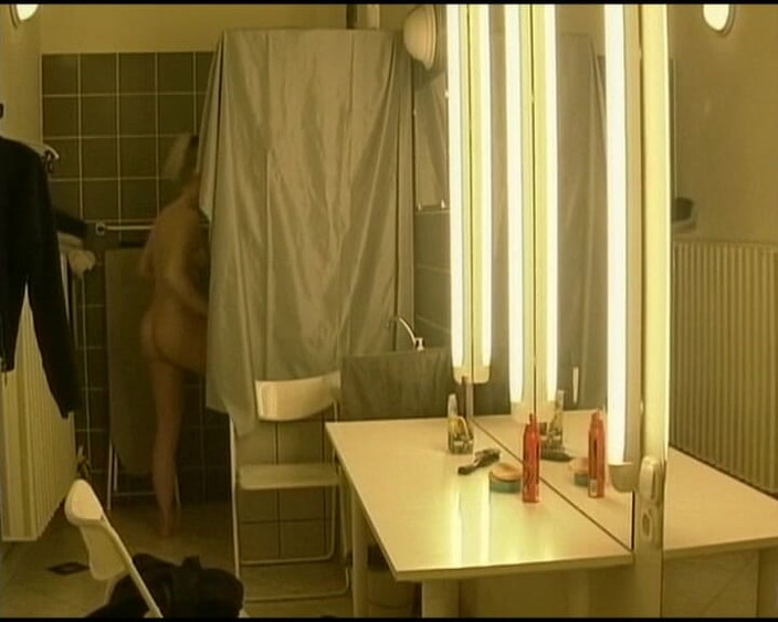 Deutsche Damen: 그녀는 데이트 준비를 한 독일의 완벽한 창녀입니다.