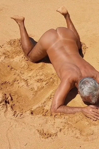 Ladysilvas: Ladysilva sulla spiaggia vuole scopare il suo culo caldo