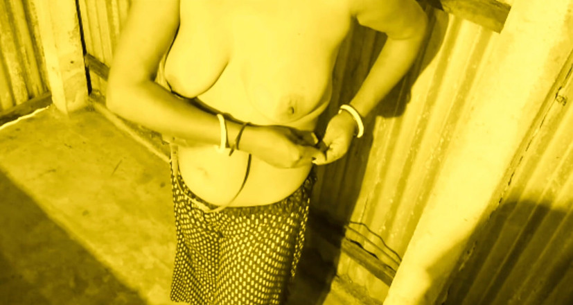 Teensex: Debor hat keine chance, MILF Bhabi große schöne titten und...