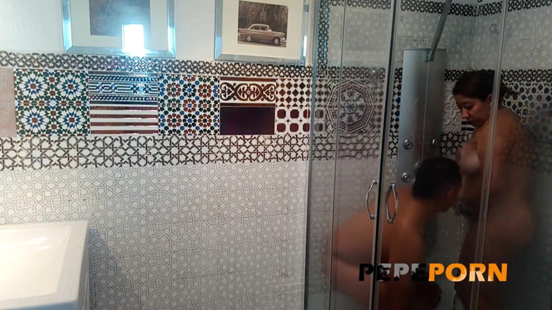 PepePorn: Chubby Latina housewife bangs a dude after their porn scene...
