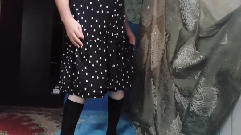 Kitty_Cross: Ekspresikan diri Anda: gerakan tarian menawan Crossdresser Kitty