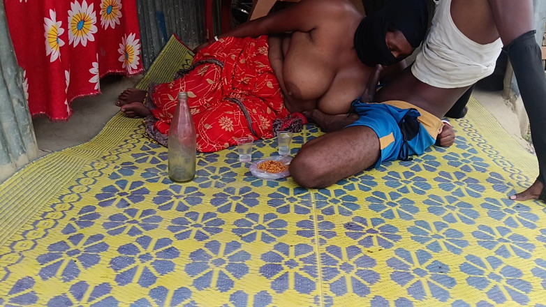 Nenika: Desi Bhabhi