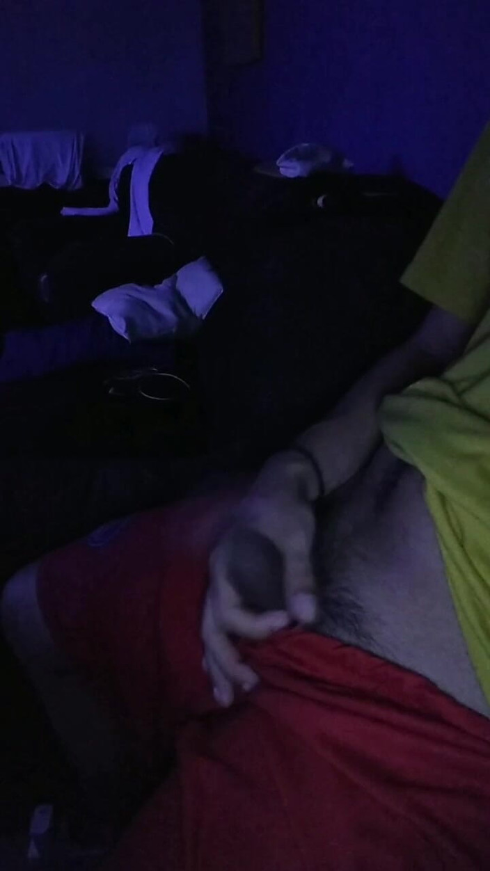 AlexAlejandro13: Tocándome en la sala de estar