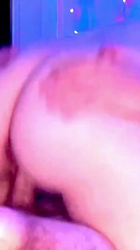 MILF jalang mani kecil dapat creampie dari belakang