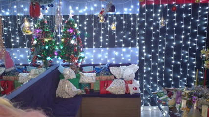 HollyCox: Sledujte Me Smoke Misty 120s zblízka ve slavnostní červené barvě