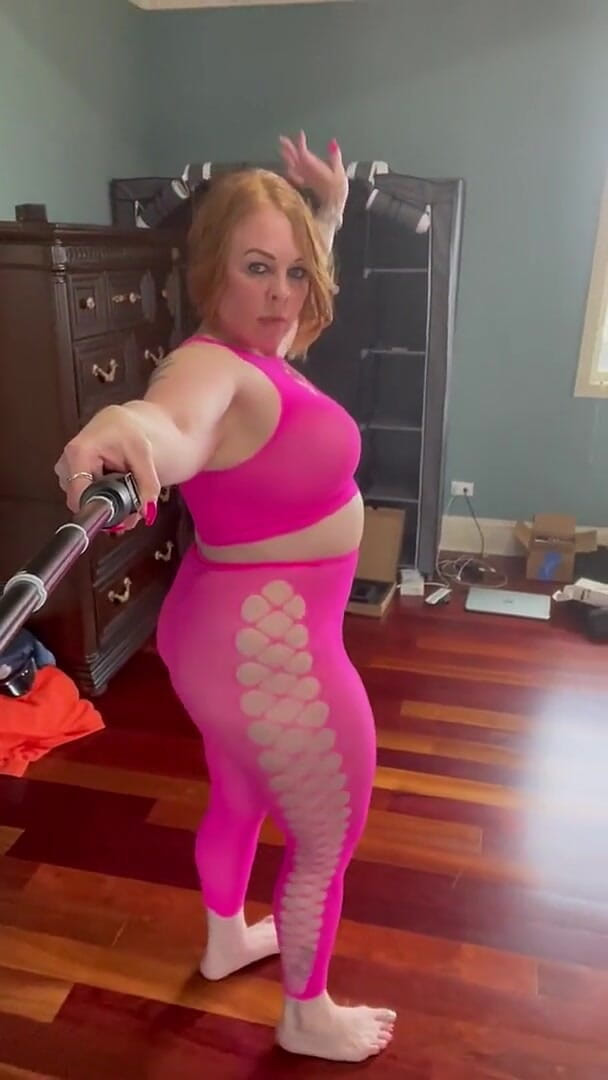GingerVixen.XXX: Procházka kolem stříleče