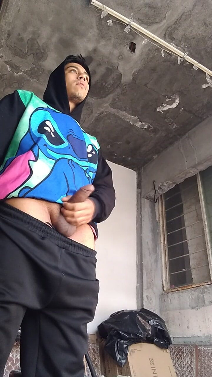 AlexAlejandro13: मैं नीचे जा रही पैंट में तुम्हें दिखाता हूं