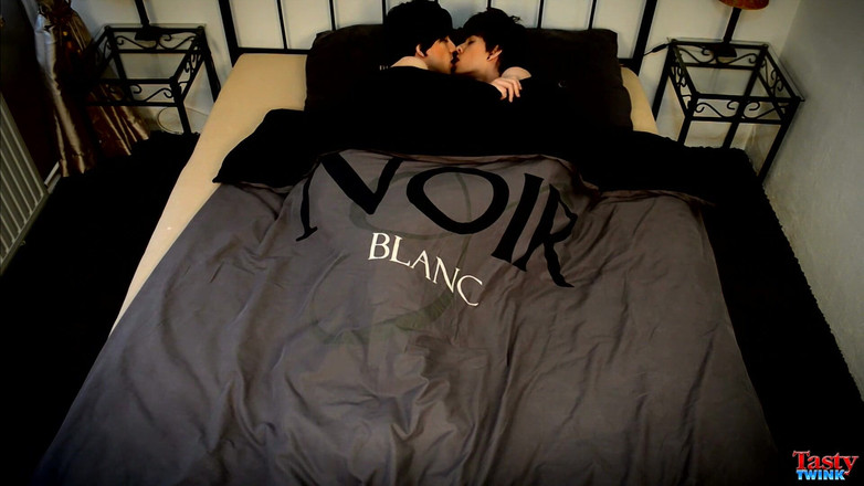 Tasty Twink: नाश्ते के लिए आपसी लंड चूसना!