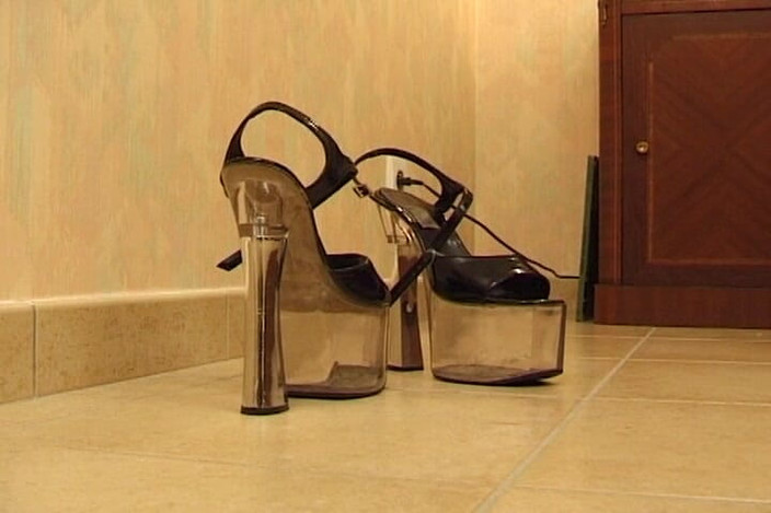 Filles Francaises: Bedövning fransk sjuksköterska rider kuk analt tills en massiv cumshot