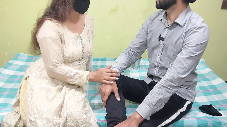 Pakistani CoupleX: Indisch geil koppel romantische seks, cowgirl met duidelijke Hindi-audio